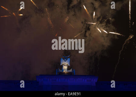 Berlin, Germany. 09th Nov, 2014. Fireworks performs at the evening programme at the Brandenburg Gate to mark the 25th anniversary of German reunification on November 9th, 2014 in Berlin, Germany. Credit:  Reynaldo Chaib Paganelli/Alamy Live News Stock Photo