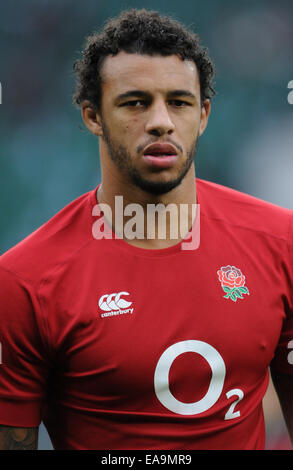 Northampton Saints' Courtney Lawes on his way over to score their side ...