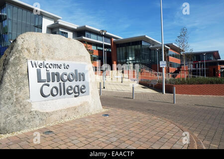 Lincoln college welcome sign City Lincolnshire education learning building exterior facade Monks Road Stock Photo