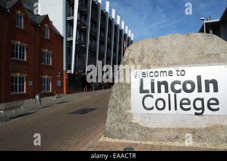 Lincoln college welcome sign City Lincolnshire education learning building exterior facade Monks Road Stock Photo