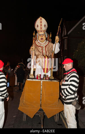 An Effigy Of The Pope Is Paraded Through The Streets Of Lewes During The Annual Guy Fawkes Night Celebrations, Lewes, Sussex, UK Stock Photo