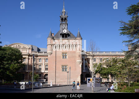 Capitole Donjon or Medieval Dungeon in the Central Place du Capitole District of Toulouse. The tower now houses the Tourism Office. Stock Photo