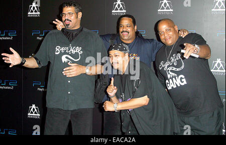 File. 11th Nov, 2014. HENRY JACKSON, better known as BIG BANK HANK of the Sugarhill Gang, died early Tuesday morning at Englewood Hospital in New Jersey from complications due to cancer. Jackson was 57 years old. The Sugarhill gang formed in the late '70s and was best-known for the 1979 hit single, 'Rapper's Delight' Pictured - Oct. 20, 2002 - Beverly Hills, California, U.S. - Big Hank, far right, Sugarhill Gang at Playstation 2 Online Gaming Tournament For Charity. Credit Image: © Globe Photos/ZUMAPRESS.com) Stock Photo