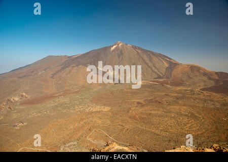 View from Mt Alto de Guajara, 2717m, to Mt Pico de Teide, 3718m, Tenerife, Canary Islands, Spain Stock Photo