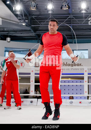 Hamburg, Germany. 12th Nov, 2014. Bulgarian heavyweight boxer Kubrat Pulev skips during the press training of the IBF world championship boxing fight between him and Ukrainian boxer Vladimir Klitschko in Hamburg, Germany, 12 November 2014. Klitschko will try to defend his IBF championship title against mandatory challenger Pulev on 15 November 2014. Credit:  dpa picture alliance/Alamy Live News Stock Photo