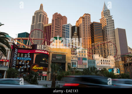 New York new York on Las Vegas Boulevard, Las Vegas, Nevada, USA, probably the most unsustainable city in the world, it uses vast quantities of water in the middle of a desert and vast amounts of energy to power this most profligate of cities. Stock Photo