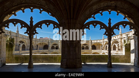 Manueline cloister by João de Castilho, Mosteiro dos Jerónimos, Jeronimos Monastery, UNESCO World Cultural Heritage Site