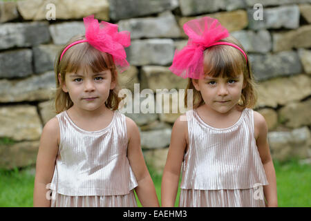 'Twins, girls Photo: Frank May Stock Photo