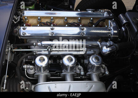 6 cylinder Jaguar engine Stock Photo - Alamy