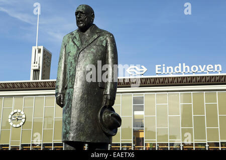 Statue of Dr A. F. Philips by the railway station in Eindhoven, the Netherlands. Stock Photo