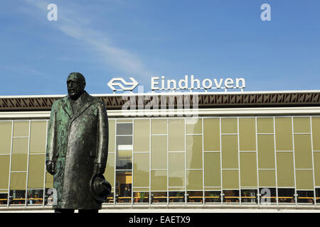Statue of Dr A. F. Philips by the railway station in Eindhoven, the Netherlands. Stock Photo