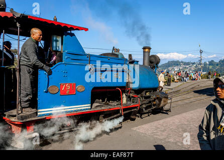 The Darjeeling Himalayan Railway (aka The Toy Train) Darjeeling, West Bengal, India Stock Photo