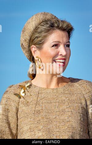 Alkmaar, The Netherlands. 13th Nov, 2014. Queen Maxima of The Netherlands opens the Lustrum Beursvloer of the Waaier Foundation where social responsible companies offers volunteer hours, knowledge and material to non-profit organizations at the Alkmaar Stadium in Alkmaar, The Netherlands, 13 November 2014. Photo: Patrick van Katwijk/dpa - NETHERLANDS AND FRANCE OUT - NO WIRE SERVICE -/dpa/Alamy Live News Stock Photo