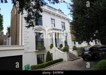 A general View of Gary Barlow's expensive residence in Notting Hill, London  Pop star {GARY BARLOW} has been urged to hand back a top honour from the British Establishment over claims he invested in a tax avoidance scheme. The singer and two of his Take T Stock Photo