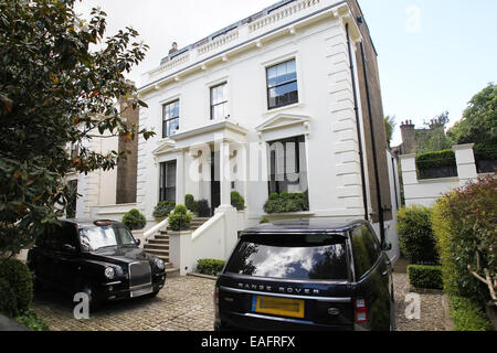 A general View of Gary Barlow's expensive residence in Notting Hill, London  Pop star {GARY BARLOW} has been urged to hand back a top honour from the British Establishment over claims he invested in a tax avoidance scheme. The singer and two of his Take T Stock Photo