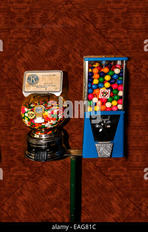 old fashioned bubble gum machine