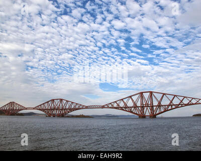Edinburgh, Scotland. 22nd Sep, 2014. The Forth Bridge in Edinburgh, Scotland, 22 September 2014. The railroad bridge over the Firth of Forth connects Edinburgh with the Fife peninsula. Photo: Kathrin Deckart/dpa - NO WIRE SERVICE -/dpa/Alamy Live News Stock Photo
