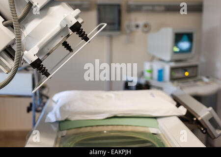 The lithotriptor attempts to break up kidney stones using an externally applied, focused, high-intensity acoustic pulse Stock Photo