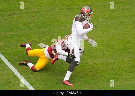 Washington Redskins cornerback David Amerson catches the ball during  practice at the team's NFL football training facility, Monday, July 28,  2014 in Richmond, Va. (AP Photo/Alex Brandon Stock Photo - Alamy