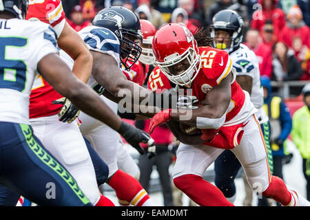 Seattle Seahawks running back Tony Jones Jr. (32) runs with the ball before  an NFL football game against the Los Angeles Chargers, Sunday, Oct. 23,  2022, in Inglewood, Calif. (AP Photo/Kyusung Gong