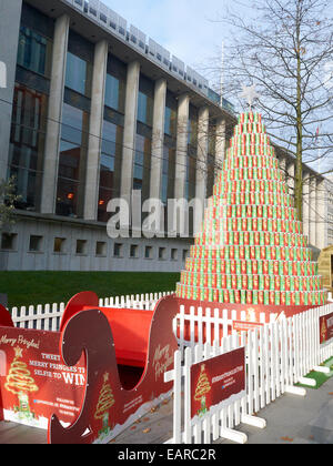 Pringles in the shape of a Christmas tree, background for selfies in Manchester UK Stock Photo