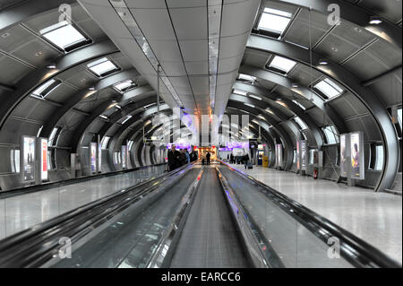 Travelators connecting the terminal buildings, Frankfurt Airport, Frankfurt am Main, Hesse, Germany Stock Photo