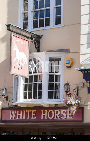 UK, Oxford, the 'White Horse' pub, made famous by the television series 'Inspector Morse' and 'Lewis' set in and around Oxford. Stock Photo