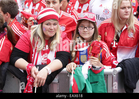 Bayern Muenchen presenting the trophy to the fans at Marienplatz after winning the DFB Cup Final match.  Featuring: Fans Where: Munich, Germany When: 18 May 2014 Stock Photo