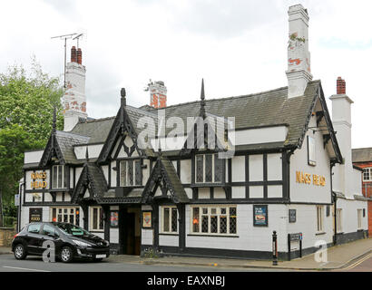 Historic 17th century Nags Head pub, in black and white Tudor style, in Wrexham in Wales Stock Photo