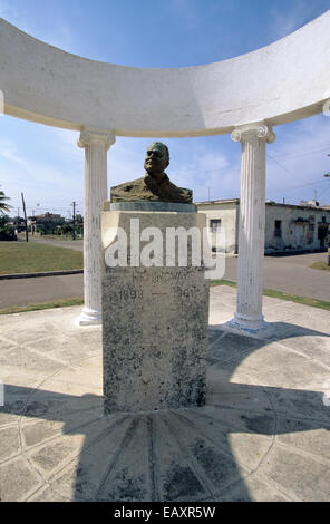 A statue of Hemingway stands at Cojimar, a small fishing village near Havana, Cuba, Caribbean Islands Stock Photo