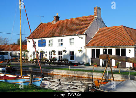 A view of the Pleasure Boat Inn on the Norfolk Broads at Hickling, Norfolk, England, United Kingdom. Stock Photo