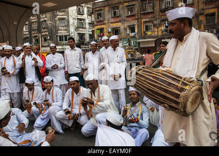 Warkari gathering in Mumbai, India Stock Photo