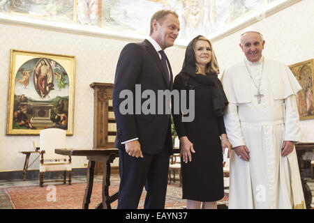 Pope Francis meets with Poland's Prime Minister Donald Tusk and his wife Malgorzata at the Vatican  Featuring: Pope Francis,Donald Tusk,Malgorzata Tusk Where: Rome, Italy When: 19 May 2014 Stock Photo