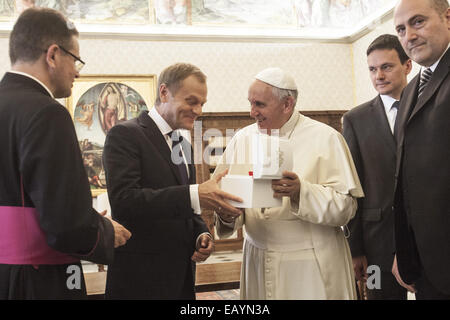 Pope Francis meets with Poland's Prime Minister Donald Tusk and his wife Malgorzata at the Vatican  Featuring: Pope Francis,Donald Tusk Where: Rome, Italy When: 19 May 2014 Stock Photo