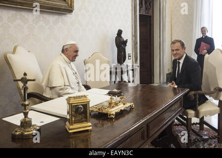 Pope Francis meets with Poland's Prime Minister Donald Tusk and his wife Malgorzata at the Vatican  Featuring: Pope Francis,Donald Tusk Where: Rome, Italy When: 19 May 2014 Stock Photo