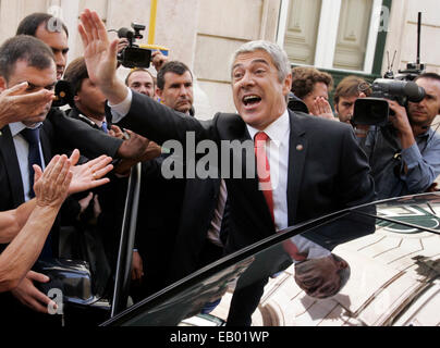 This file photo DATED June 5, 2010 shows former prime minister Jose Socrates (C)  during Centenary of the Republic of Portugal event in Lisbon. Portugal's former Socialist prime minister Jose Socrates was arrested November 21, 2014 as part of an inquiry into tax fraud, corruption and MONEY laundering, the public prosecutor's office announced. Stock Photo