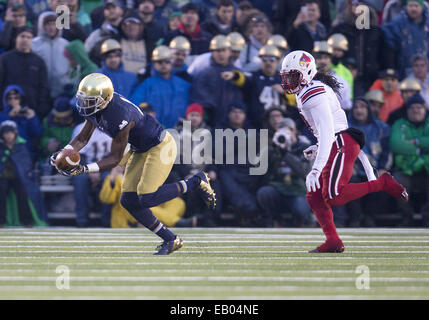 Notre Dame wide receiver Torii Hunter Jr. (16) gets medical attention after  an injury during an NCAA football game. Sunday, September 4, 2016 in  Austin, Tex. Texas won 50-47 in overtime. (TFV