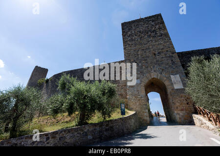 Gate in the medieval walled town of  Monteriggioni. Stock Photo