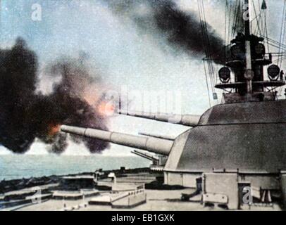 The contemporary colorized German propaganda photo shows a ship of the German navy firing, date and location unknown (1914-1918). Photo: Neumann Archive - NO WIRE SERVICE – Stock Photo