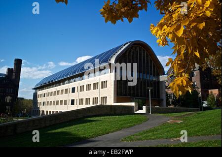 Kroon Hall at Yale University's School of Forestry and Environmental Studies. Stock Photo