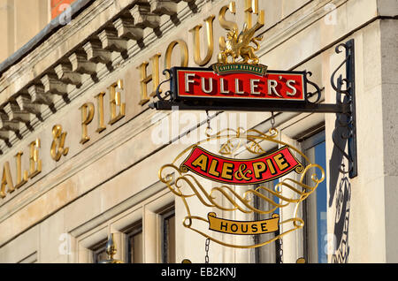 London, England, UK. Fuller's Ale and Pie House, Smithfield Stock Photo