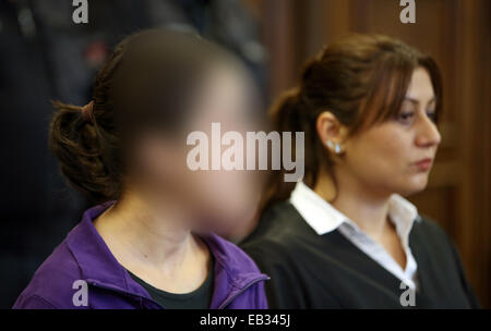 Hamburg, Germany. 25th Nov, 2014. Melek Y. (L-R), mother who killed ...