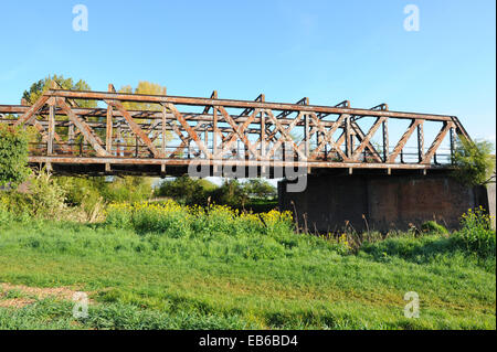 Stannals Railway Bridge on the Greenway in Stratford-upon-Avon, Warwickshire, England, UK Stock Photo