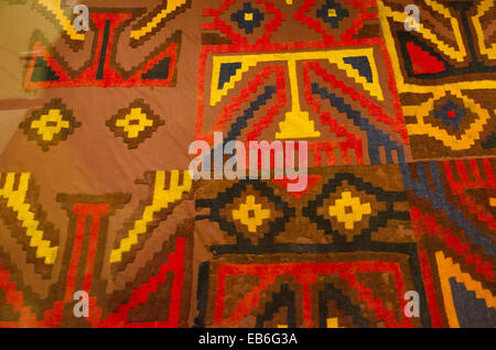 Paracas textil. Paracas culture 800 AC-100 BC Stock Photo: 75819880 - Alamy