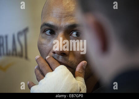 Moscow, Russia. 26th Nov, 2014. Mexican boxer Jose Luis Castillo during an open boxing training session ahead of his fight with Russia's Ruslan Provodnikov. Credit:  Anna Sergeeva/ZUMA Wire/Alamy Live News Stock Photo