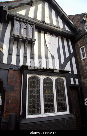 Built in the 12th Century and visited by the knights templar in the years of the Holy crusades the Royal Oak  is the oldest Inn Stock Photo