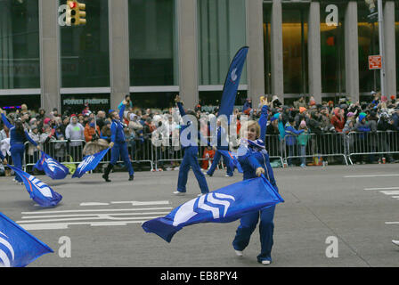 New York, USA. 27th Nov, 2014. People attend the 88th Macy's Thanksgiving Day Parade in New York, the United States, Nov. 27, 2014. Credit:  Qin Lang/Xinhua/Alamy Live News Stock Photo