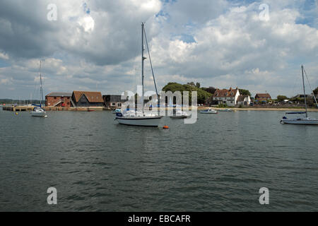 Dell Quay, Birdham Cnannel, Chichester Harbour, West Sussex, England. Showing the Crown & Anchor pub/inn. Stock Photo