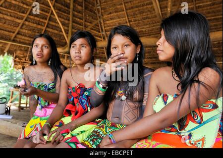 Young Embera Indian girl with body painting made of jagua ink in Stock ...