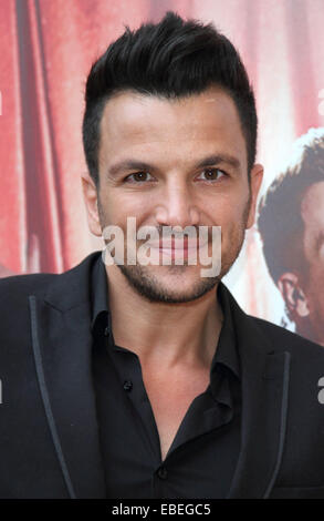 Peter Andre Signing CD of his new album'Big Night' at Intu Shopping centre, Milton Keynes  Featuring: Peter Andre Where: Milton Keynes, United Kingdom When: 27 May 2014 Stock Photo